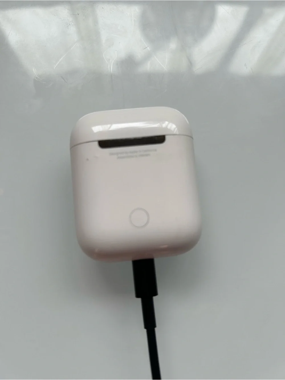Apple White Wireless Earbuds Charging Case and headphones